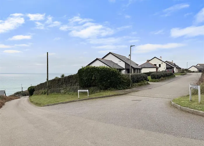 5-Bedroom Detached House With Amazing Sea Views
