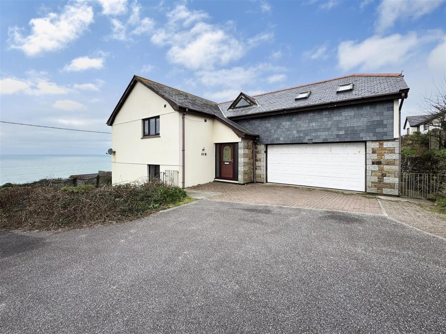 5-bedroom Detached House With Amazing Sea Views Holiday home *