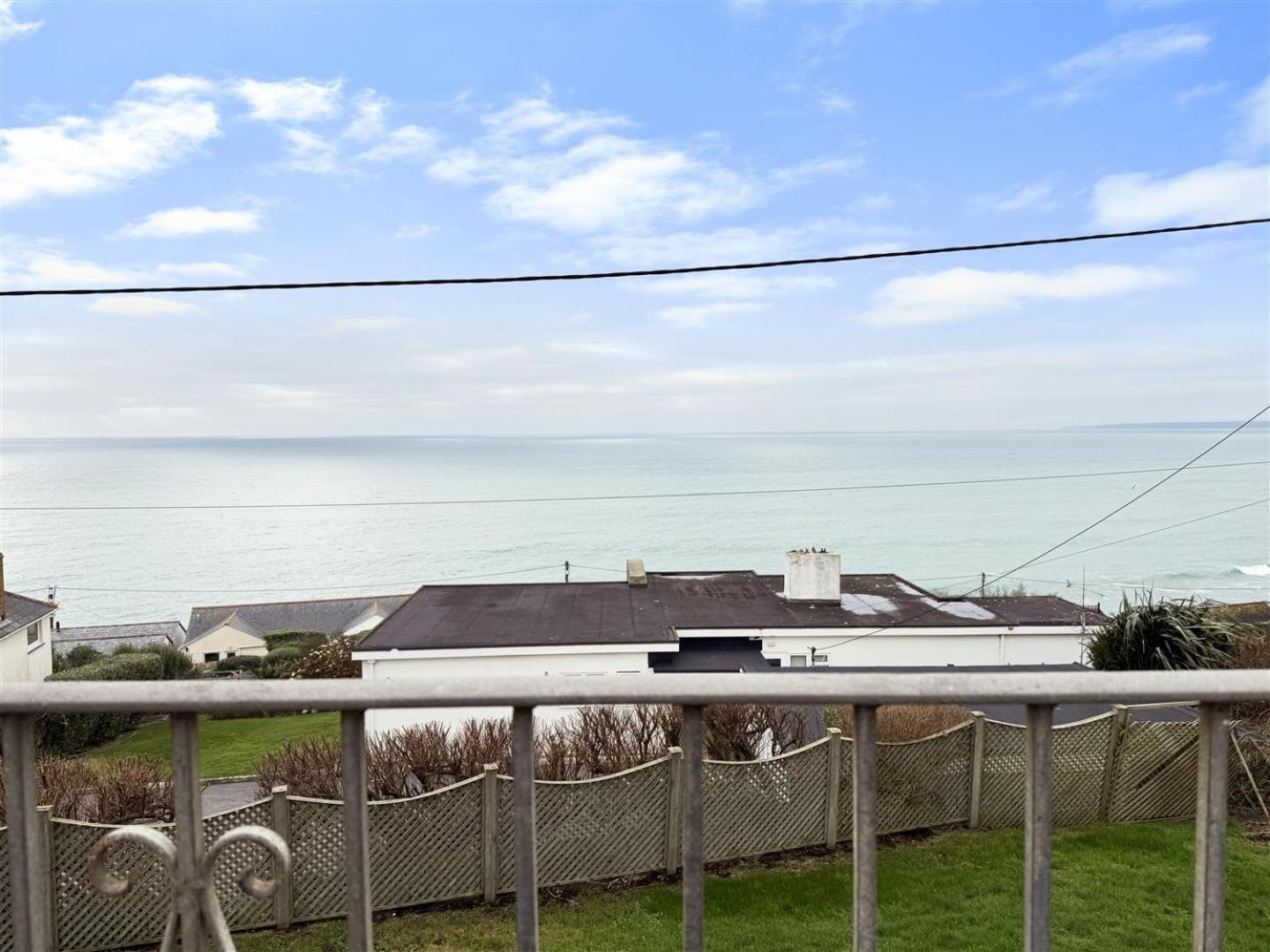 5-bedroom Detached House With Amazing Sea Views *